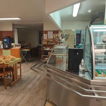 Le Domaine Des Roches, Auberge Collective בית נופש *