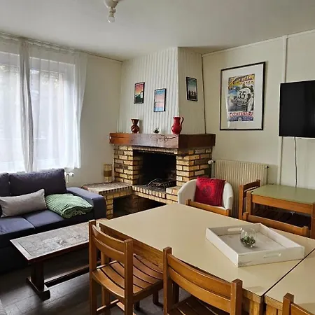 Le Domaine Des Roches, Auberge Collective