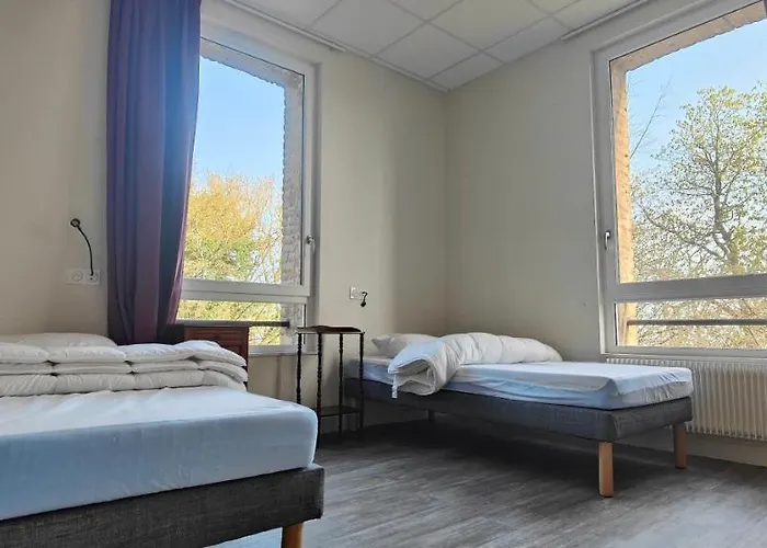 Le Domaine Des Roches, Auberge Collective Hébergement de vacances