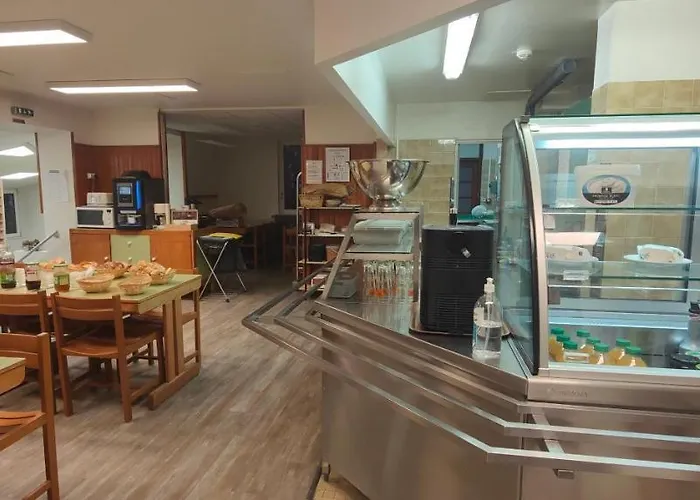 Le Domaine Des Roches, Auberge Collective Hébergement de vacances *