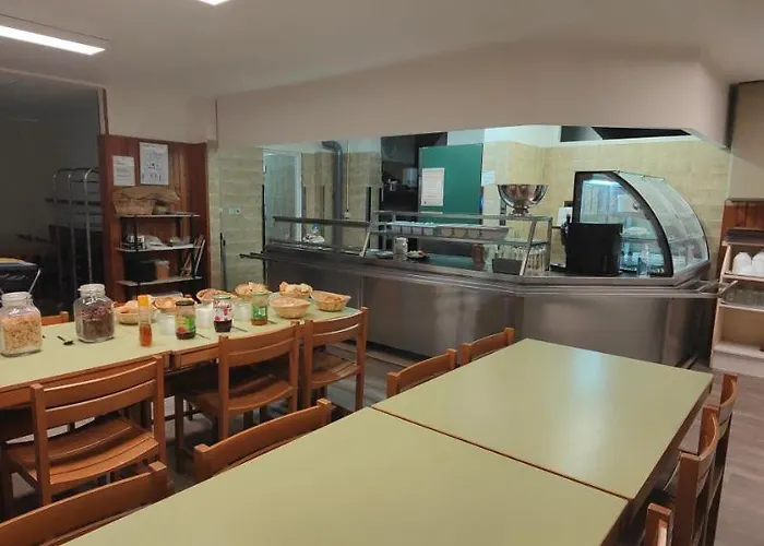 Le Domaine Des Roches, Auberge Collective Hébergement de vacances