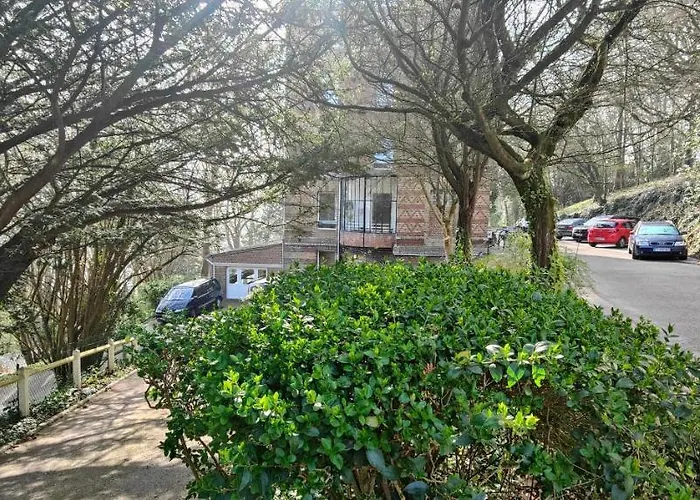 Le Domaine Des Roches, Auberge Collective Hébergement de vacances *