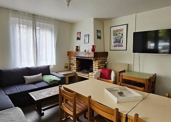 Le Domaine Des Roches, Auberge Collective