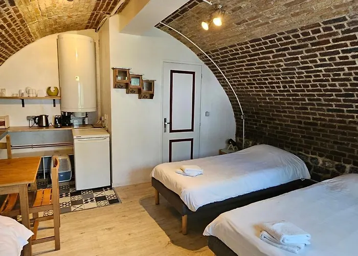 Le Domaine Des Roches, Auberge Collective Hébergement de vacances *