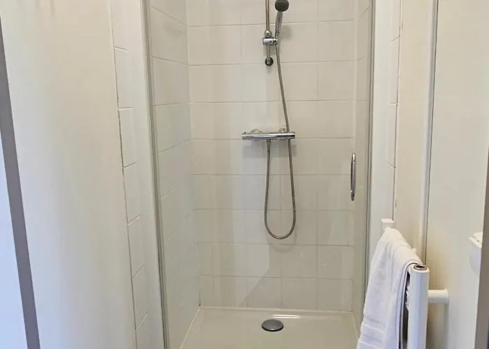 Le Domaine Des Roches, Auberge Collective Hébergement de vacances