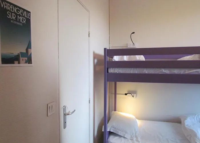 Le Domaine Des Roches, Auberge Collective Hébergement de vacances