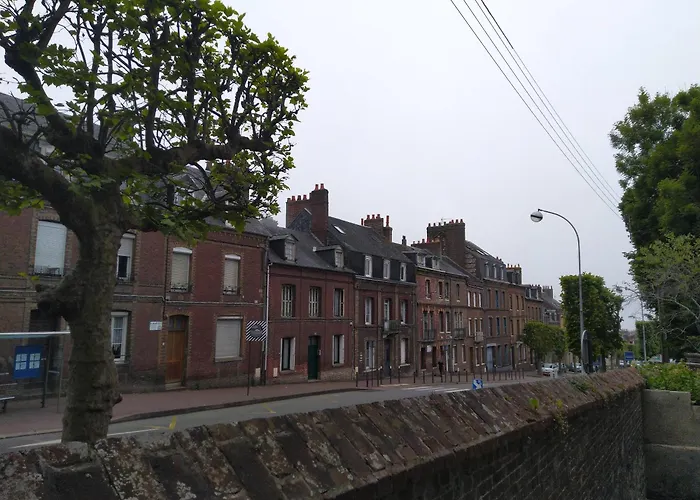 Le Domaine Des Roches, Auberge Collective Hébergement de vacances *