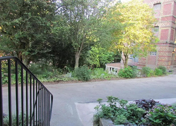 Le Domaine Des Roches, Auberge Collective Hébergement de vacances *